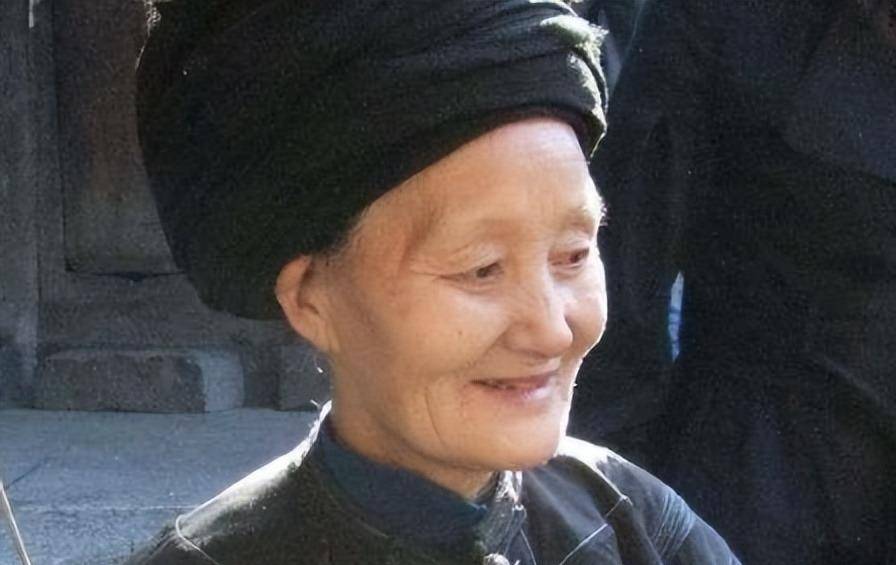 杨炳莲:中国最后一位压寨夫人,丈夫被枪决她全身而退,相貌动人_张平