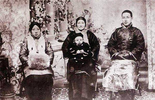 晚清一漂亮尼姑还俗,嫁给大22岁男子,生的孩子成天下闻名的总统