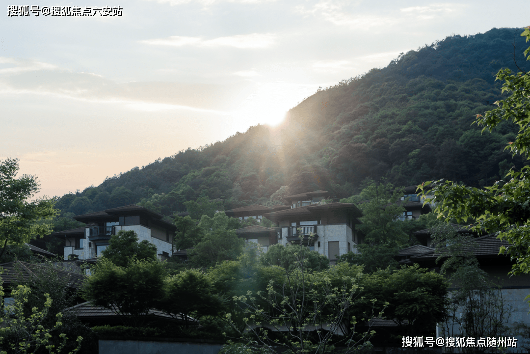 富春山居泉水湾-万科公望售楼处-富春江畔-山水城市院落-中式别墅