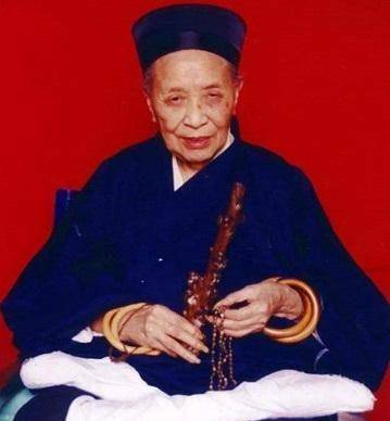 长寿女道士李诚玉,从清朝活到2003年,晚年"返老还童"