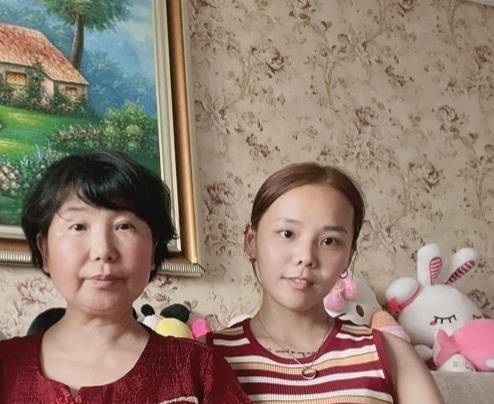 郭威为了杜新枝66.6元的红包去捧遗像,你们都误会郭威了