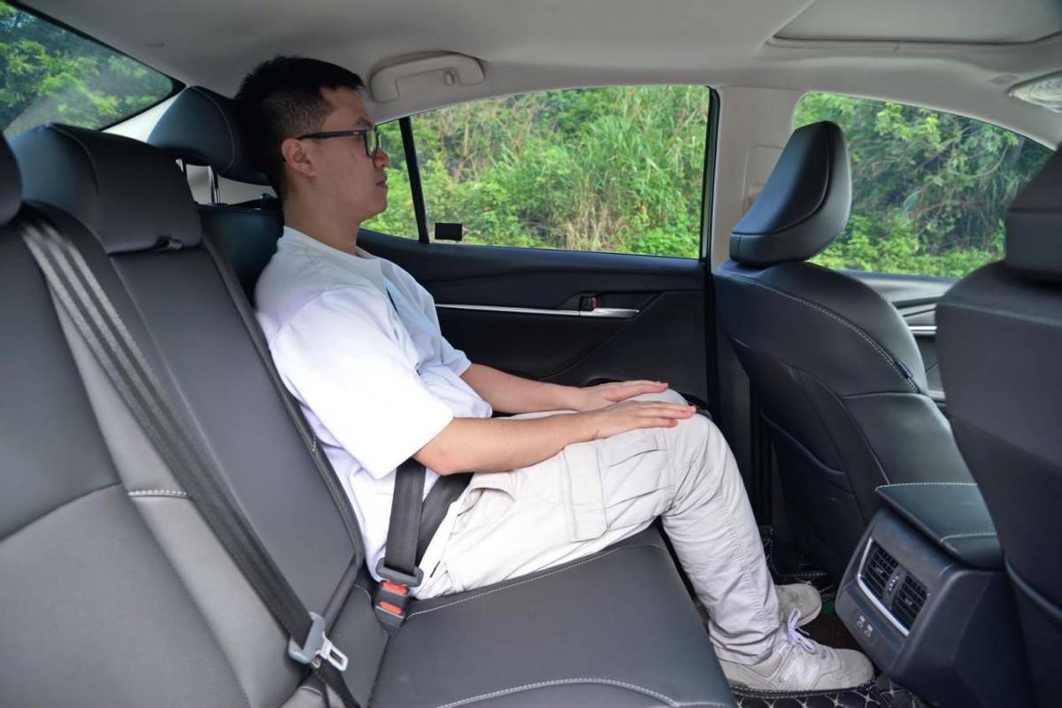 预算20万买合资b级车,英仕派对比凯美瑞,究竟谁更胜一筹?