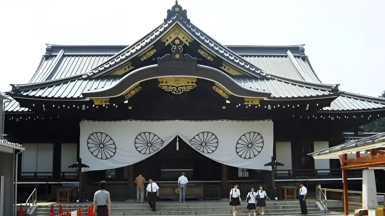 胡锡进一天两评铁头靖国神厕涂鸦事件,显然有点急了_日本靖国神社