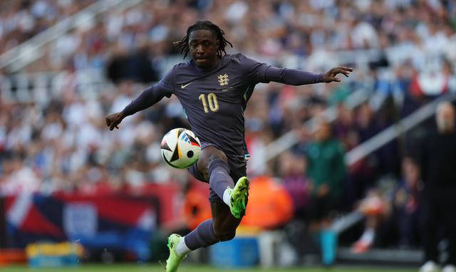 英格兰3-0完胜波黑,阿诺德凌空破门,切尔西新星首秀进球