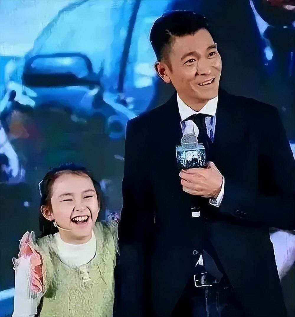 4亿别墅,周润发:女儿奴