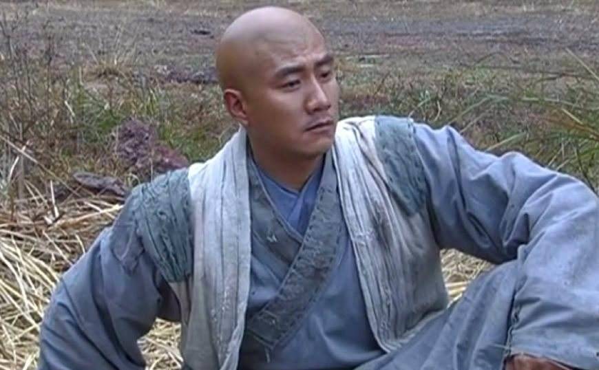 但是你只要仔细观察,其实这都是朱元璋为了自己孙子朱允炆能够顺利