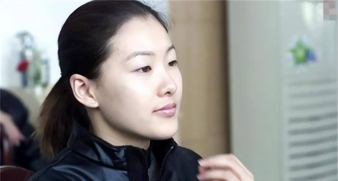 "跳水皇后"伏明霞:不顾父母反对嫁大26岁富商,她的婚姻幸福吗_郭晶晶