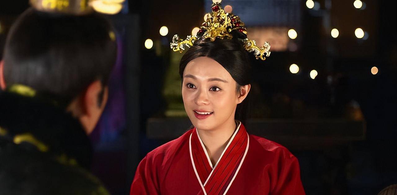 《芈月传》:作为一国之君,有无数女人,秦王嬴驷为何偏爱芈月