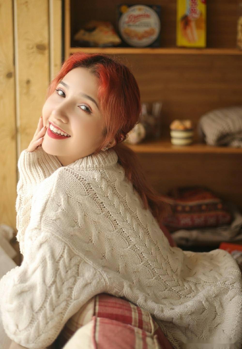 [水蜜桃女神铃木心春,写真中的性感与魅力让人难以忘怀!