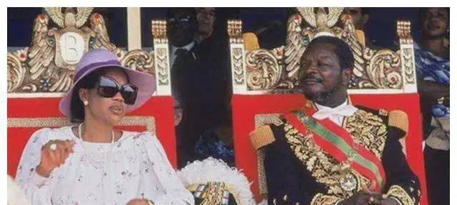 18岁台湾少女远嫁给中非的"食人皇帝",最后结局怎么样_博萨卡_碧春