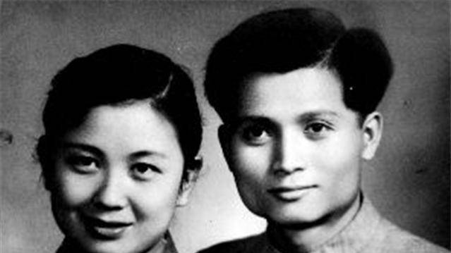 性格倔犟,刚强的严凤英本来就天资聪明,对黄梅戏颇有自己的见解,而她