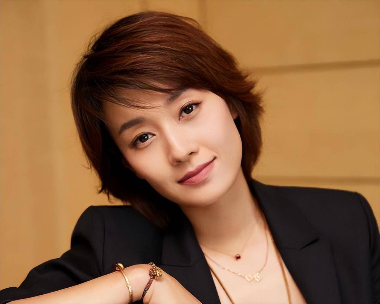 出轨姚笛毁掉了家庭事业 从红极一时到一落千丈,他到底经历了什么