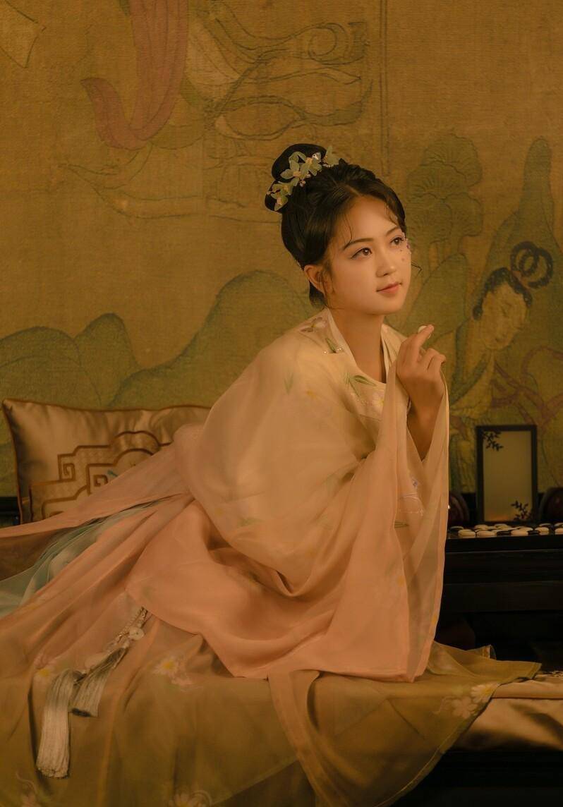 被崇祯砍断一臂的长平公主,侥幸未死,到底是幸运还是不幸