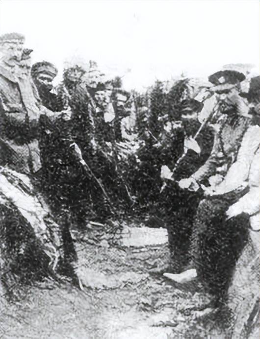 江东六十四屯惨案和海兰泡惨案1881年2月24日,俄国胁迫中国签订不平等