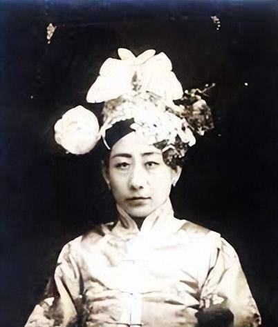 清朝灭亡之后,格格们都嫁给了谁?