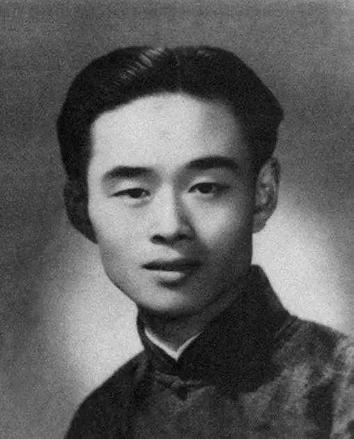 和沈从文一样,朱生豪当年也是发动情书攻势去追求自己的心上人,然而十