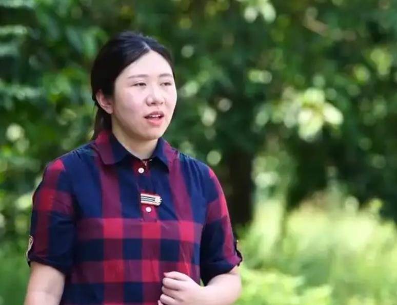 徐千惠一毕业就做大老板,可谓是出道即巅峰,想必很多人都羡慕她的