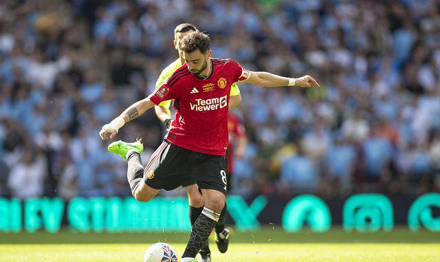 曼联确立夏季转会目标,积极接触22岁中卫!利物浦也有意?