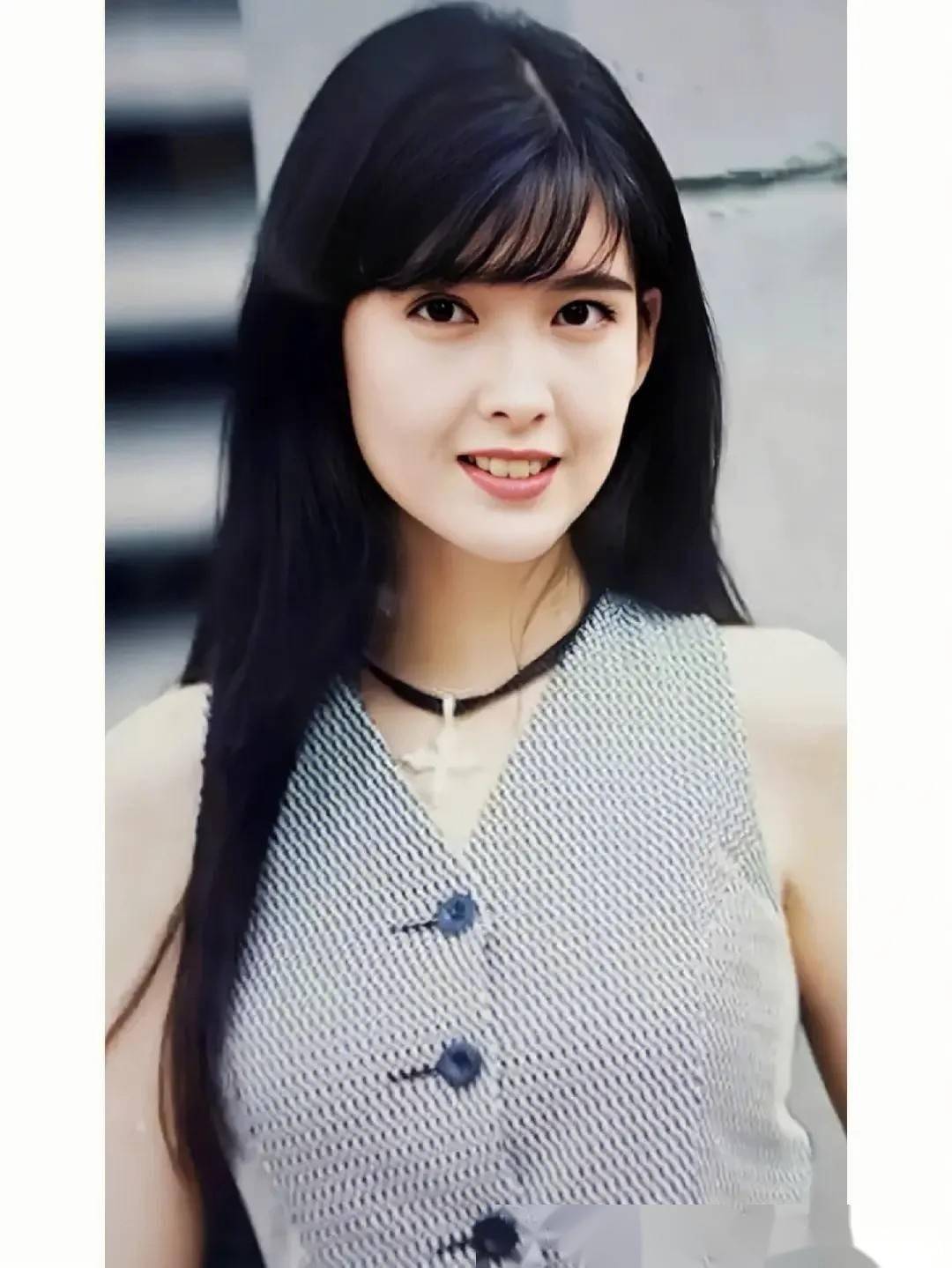 一代传奇女神周慧敏:美貌令人窒息,魅力无人能敌「这谁顶得住!」