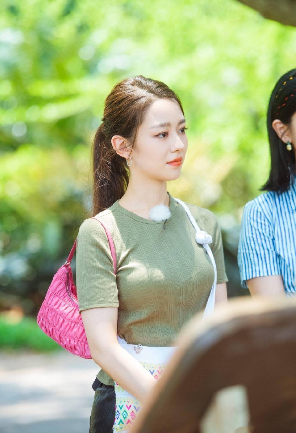 吉娜的美貌无人能敌!朗朗的性感老婆,才华横溢的魅力女神