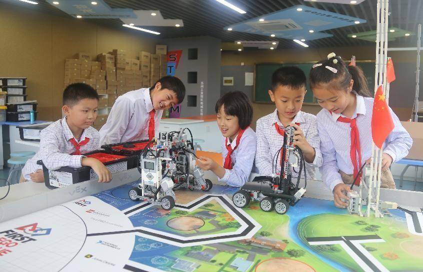 苏州大学教育研究基地合作_新苏师范附属小学幼儿园_新城花园小学家长半日开放活动