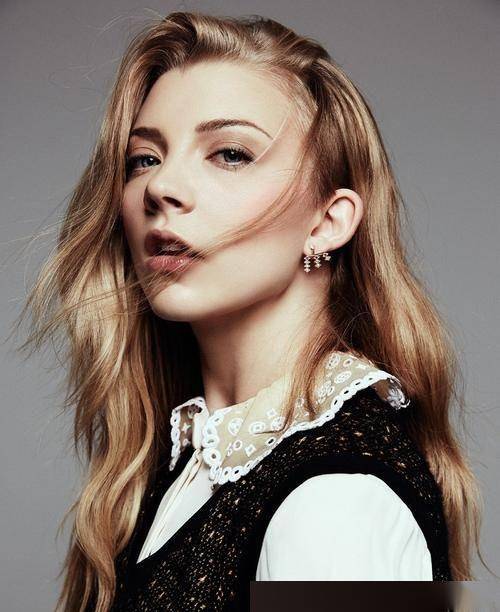 才华横溢的魅力女神!为艺术献身的女星娜塔莉多默尔写真赏