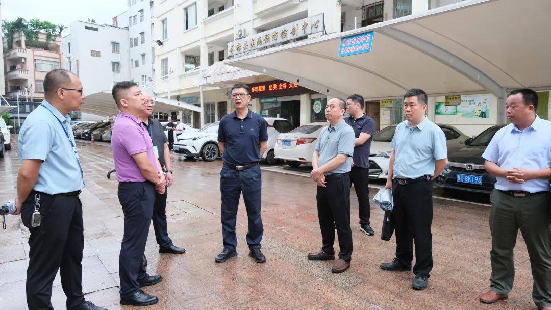 切实提升诊疗水平和服务能力 | 县领导到苍梧县人民医院调研指导工作