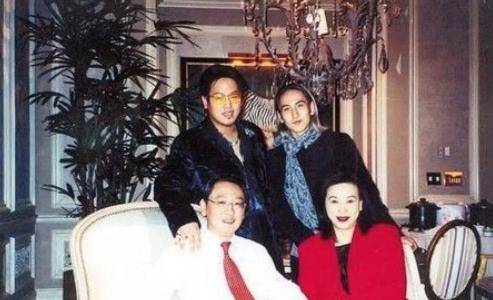 董事长汤珈铖:父亲去世留133套房,如今1套房值2亿_汤君年_汤子嘉_儿子