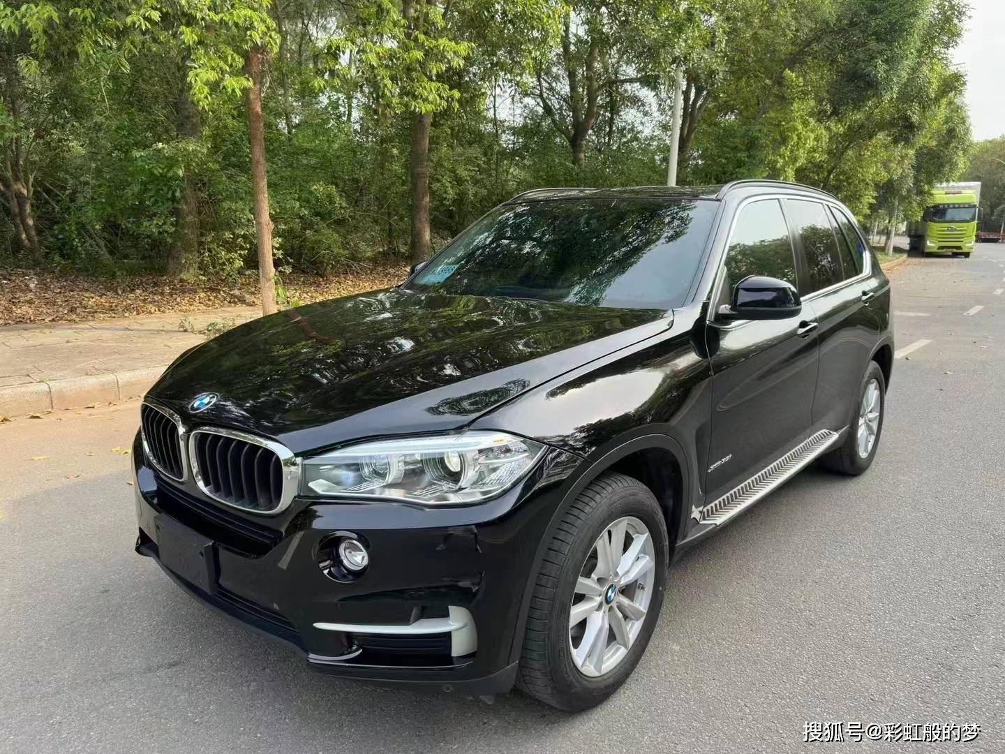 广东某镇大量豪车贱卖,奔驰s级7万,奥迪a8才10万,宝马x5仅14万