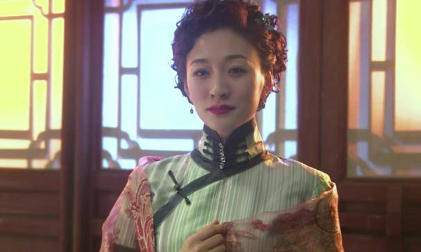 李小冉是纵横比较喜欢的一个演员,在《风筝》中出演中统特工