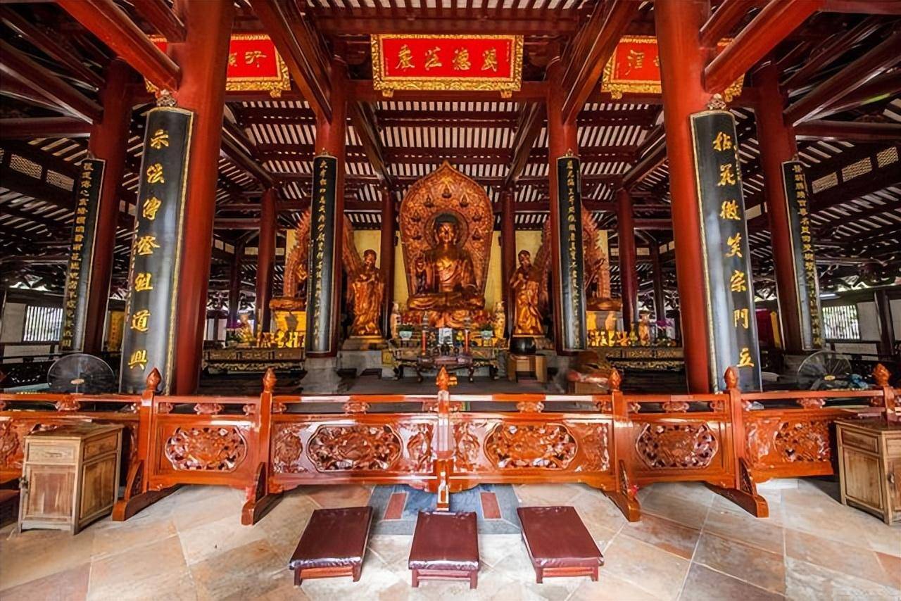 不过从被尊为中国禅宗初祖的达摩自南天竺渡海在广州登陆开始算起