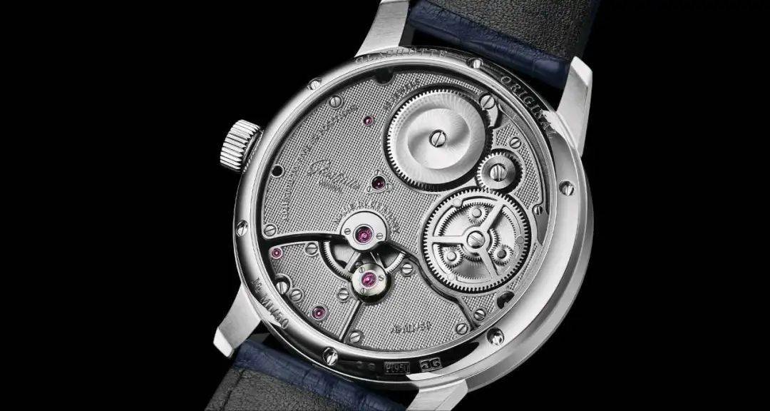 格拉苏蒂,新款"飞返陀飞轮"腕表,了解一下