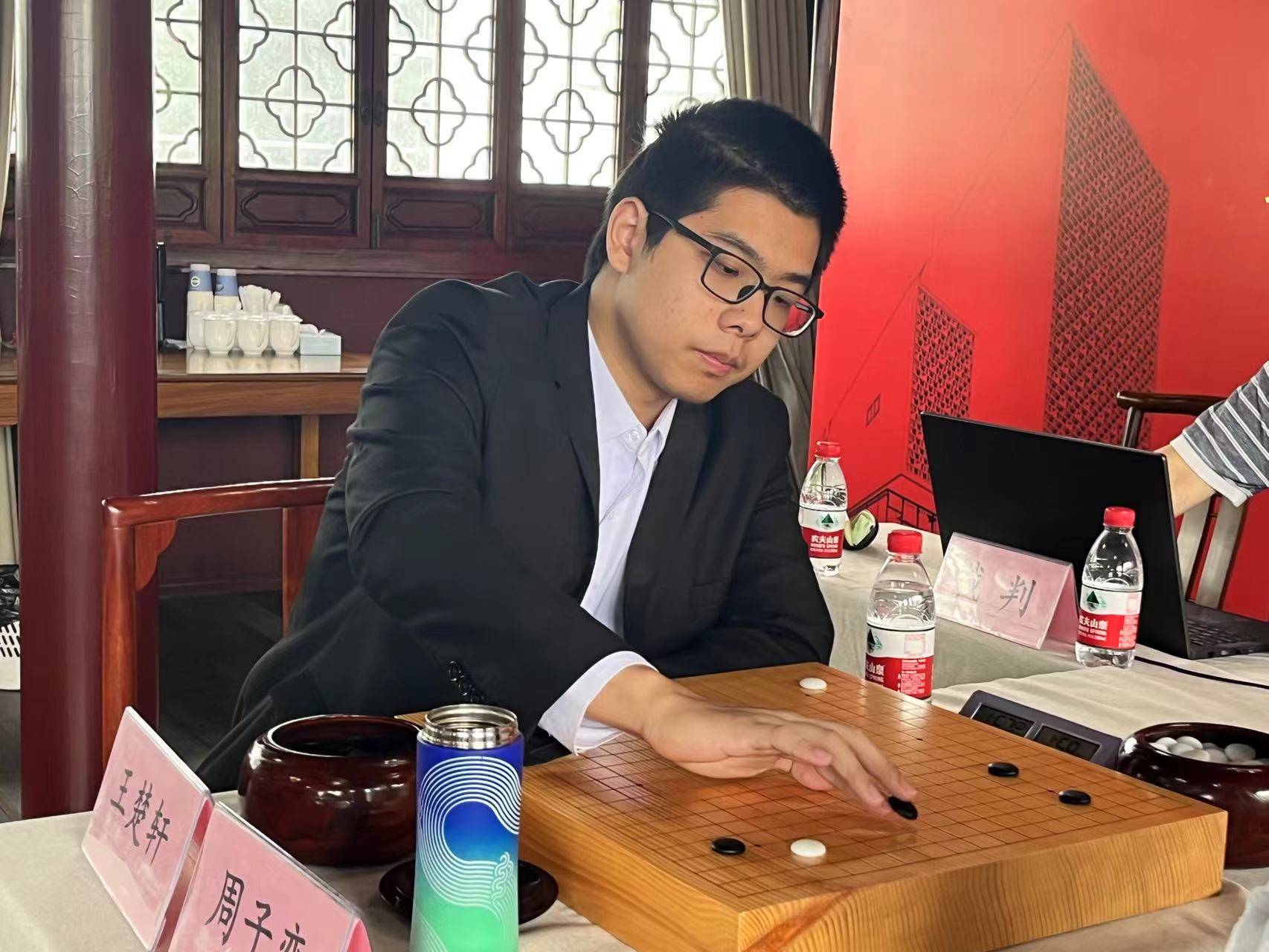 新人王战王楚轩"踩线"加冕,第九位上海本土新人封王