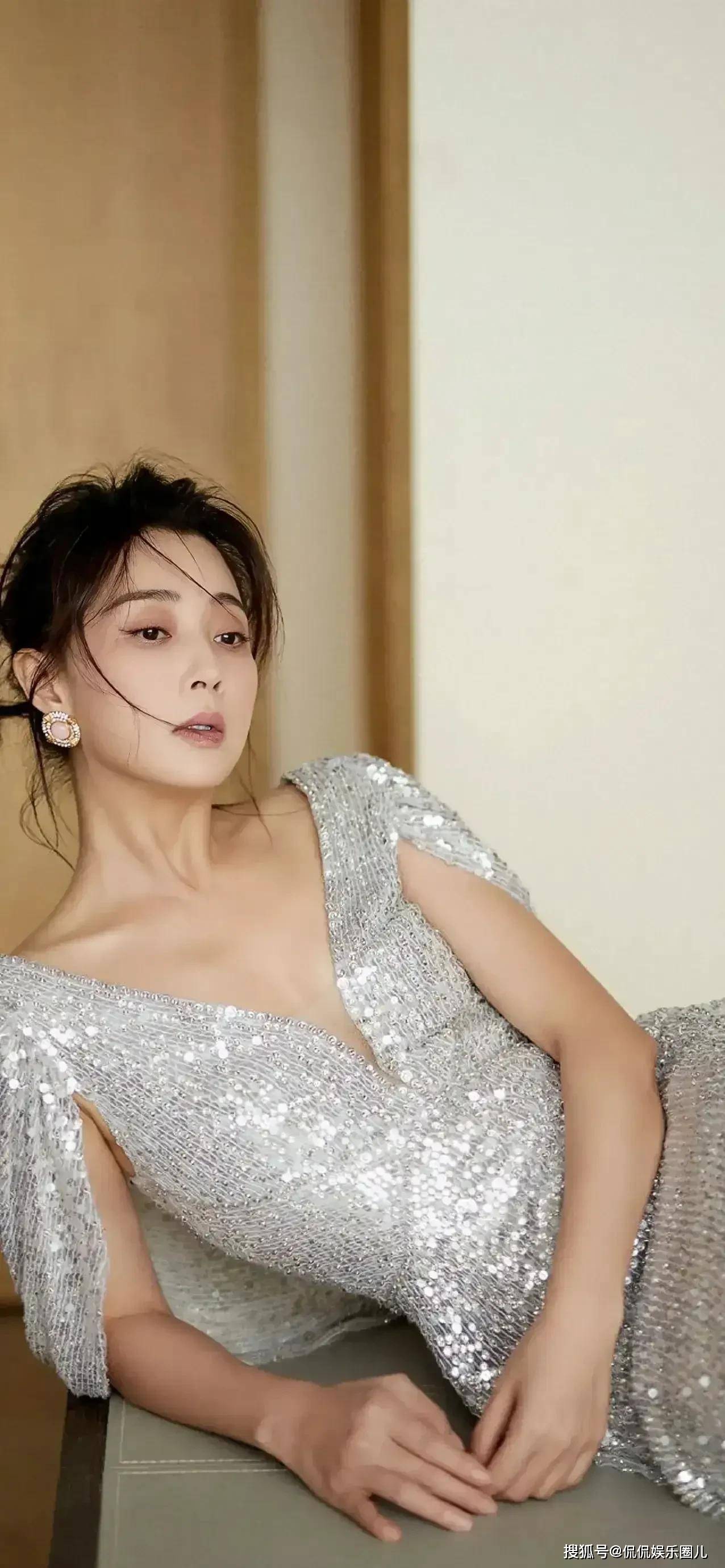 太窒息了!殷桃,这身材是真的绝!