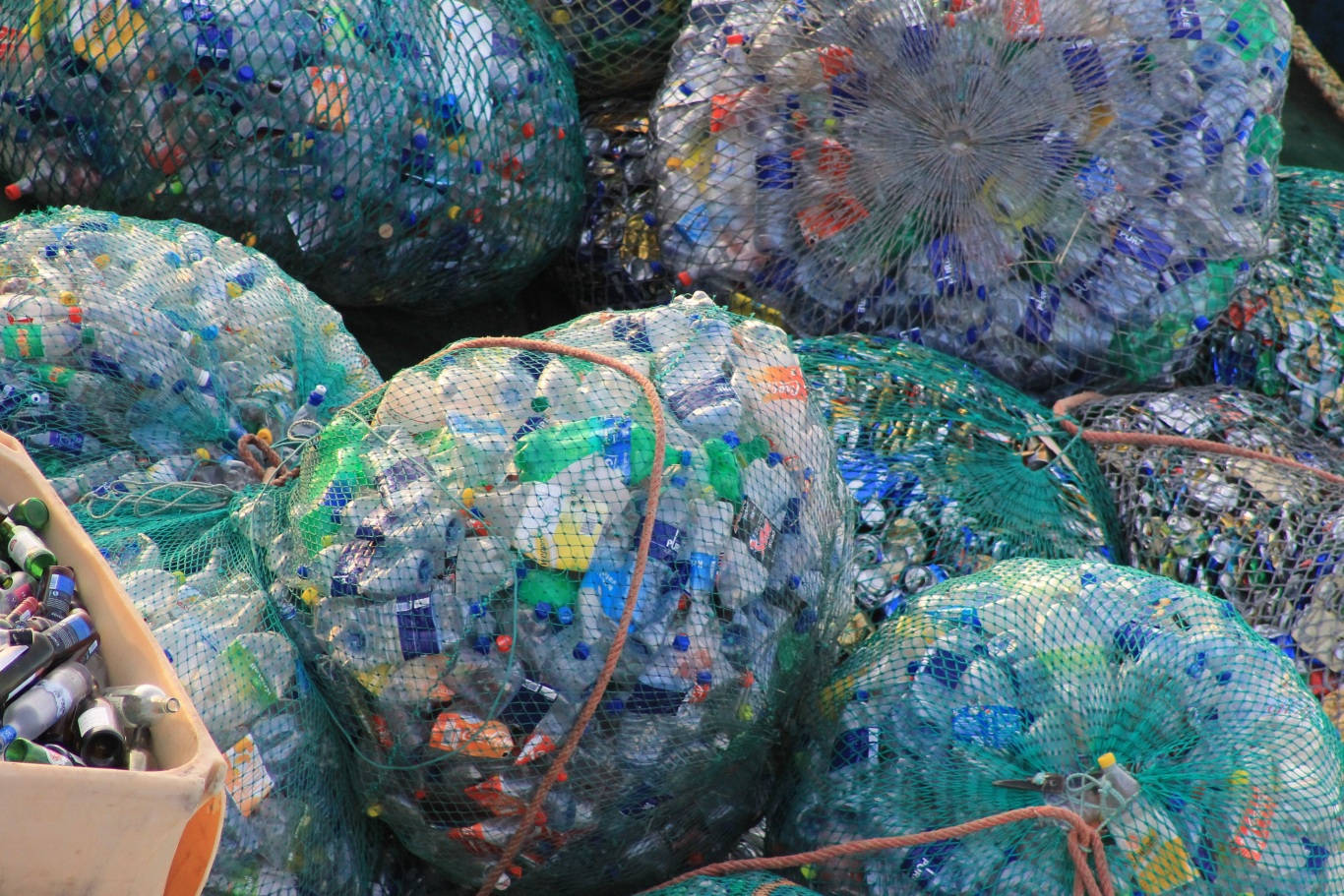 废塑料再生循环:打造万亿元产值新产业,解决塑料污染大问题