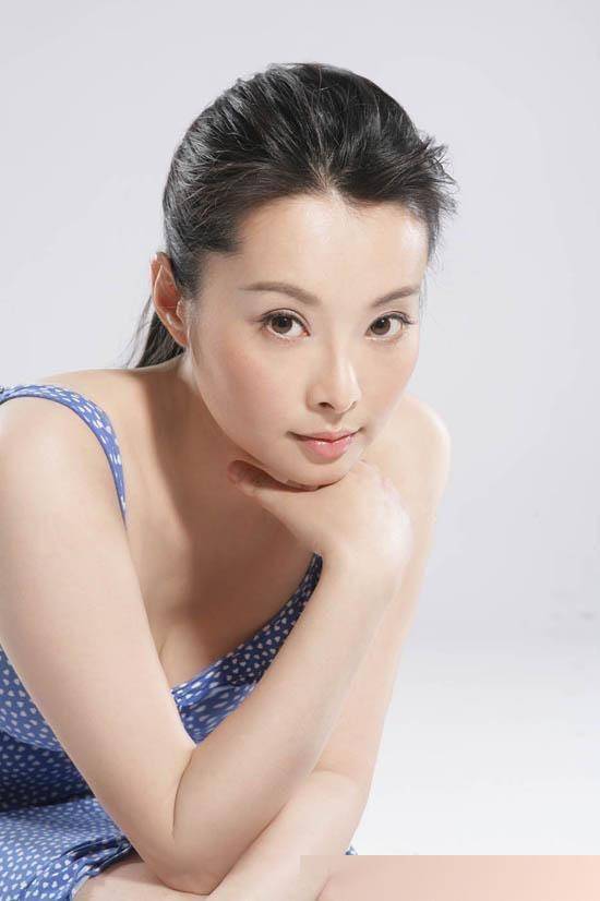 袁立:内地演技派女神的迷人写真,这谁顶得住的美貌和才华