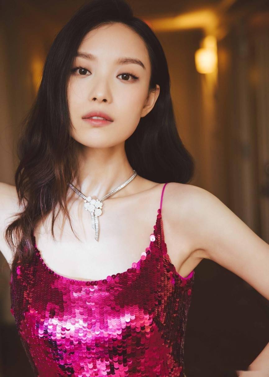 35岁倪妮的美貌和才华让人难以忘怀!