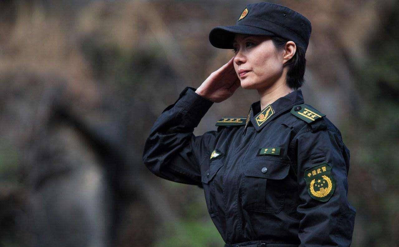 国之荣光:女警57秒飞攀5楼,受邀当外国警队教练,至今都是传奇