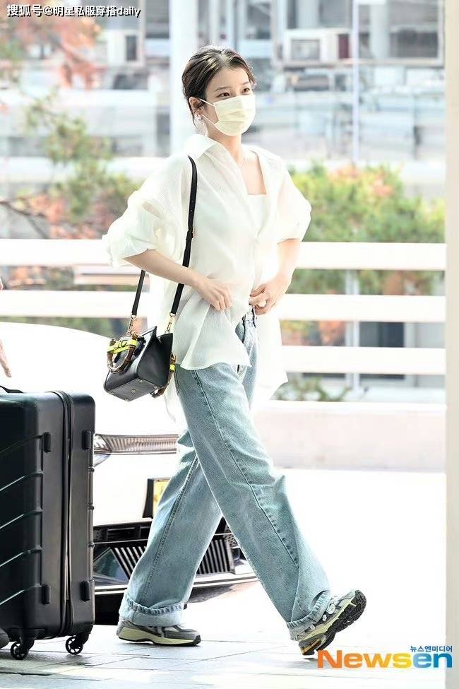 白衬衫搭配牛仔裤竟然可以这么美!iu达妹穿出法式和韩系两种风格