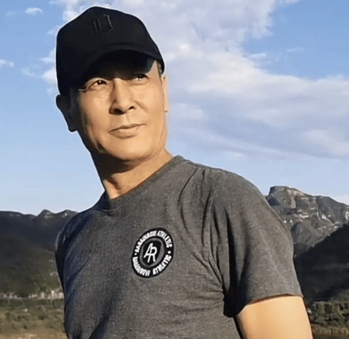 《乌龙山剿匪记》37年,10大主演多人退圈,一人去世,物是人非_申军谊_