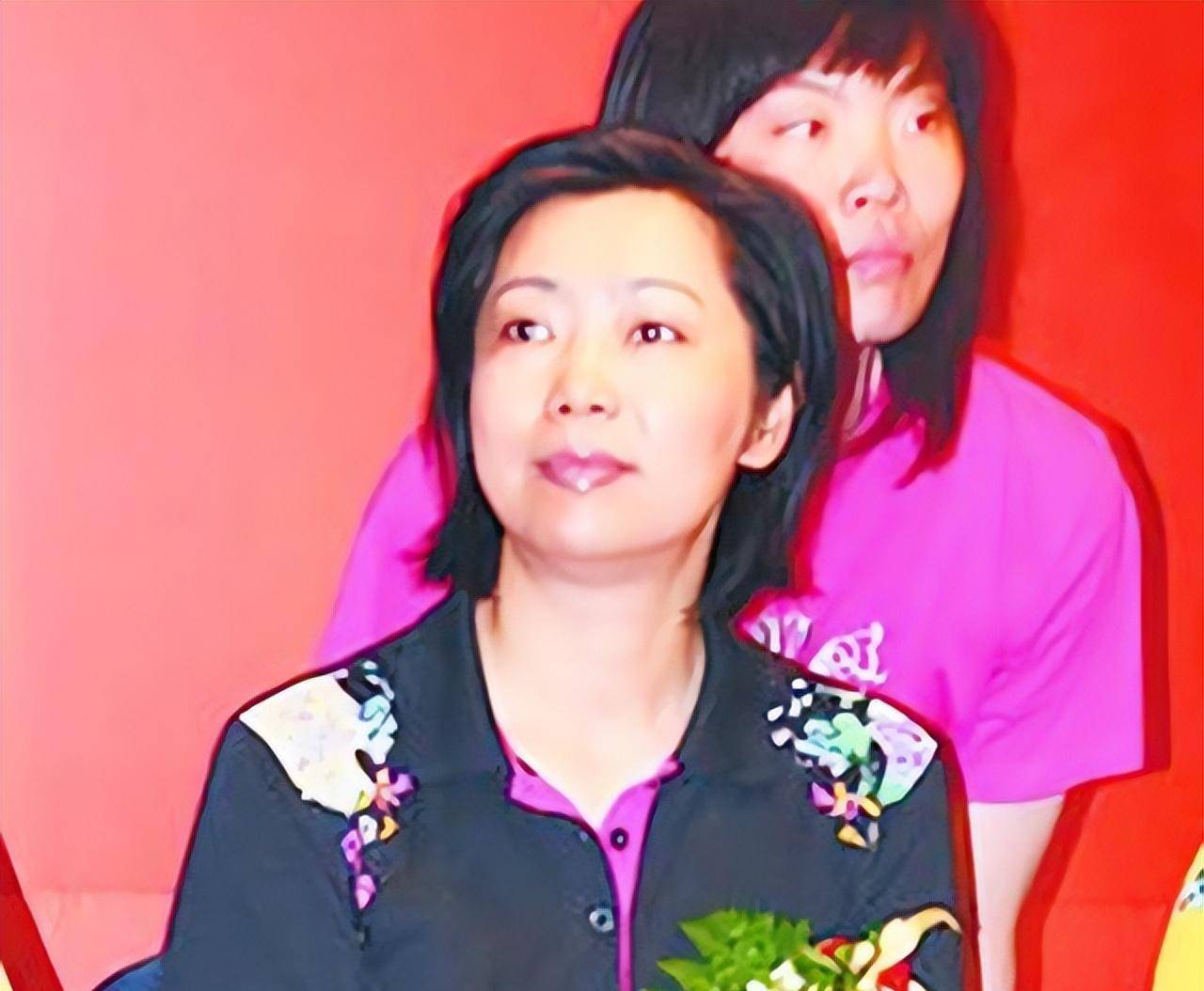 女排五冠王梁艳近况:退役后和球迷创下过亿资产?女儿是清华博士