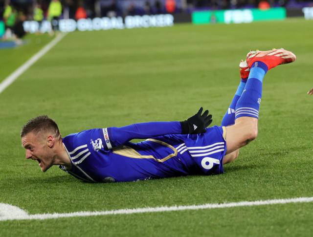 传奇续写!37岁瓦尔迪与莱斯特城签下1年续约,决心再战英超