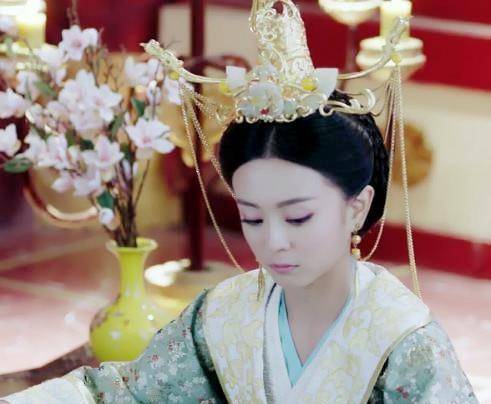 因此,隋文帝杨坚得到天下后,对女儿杨丽华,有着发自内心的愧疚,他一直