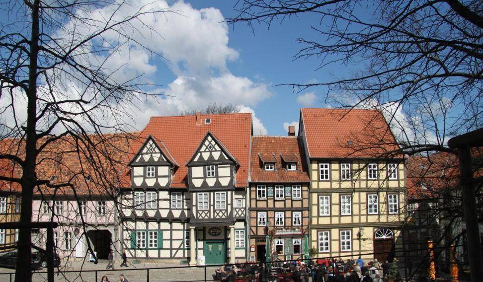 日耳曼史评述——德意志城镇特点及在文化信仰方面的历史源流