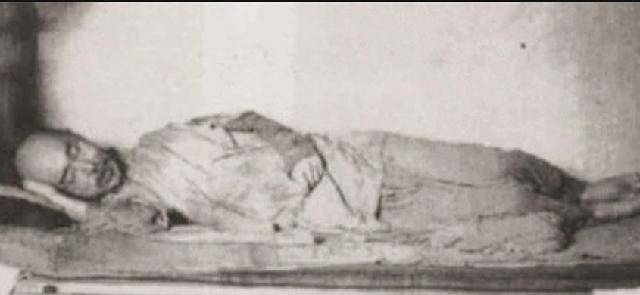 李叔同在母亲葬礼当天:不披麻戴孝,且不行跪拜礼,边抚琴边唱歌