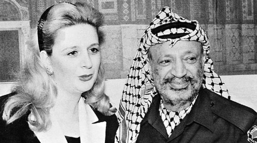 阿拉法特死后,留下遗产60亿,他的娇妻和小女儿后来怎么样了?