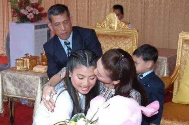 帕查拉公主和苏提达王后是朋友,却和诗尼娜贵妃友好,原因何在?