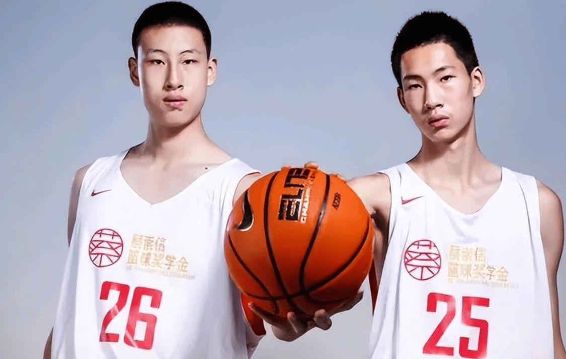 17岁2米08前锋获两所ncaa名校offer,千万别走曾凡博老路_大学_篮球