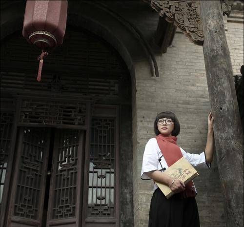 重遇爱情,苦恼应不应接受,犹豫不决时,他却去世了_石评_高君宇_吴念秋