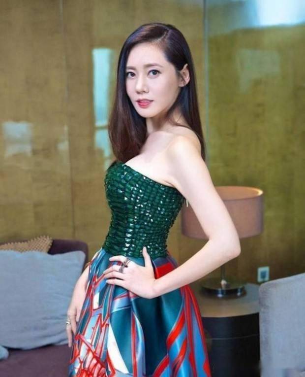 秋瓷炫42岁写真,美貌与才华并存的优雅女神!